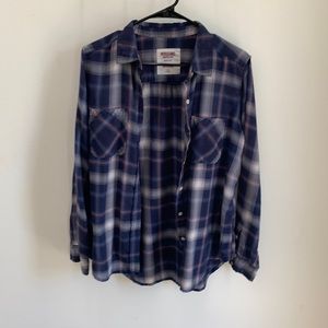 Boyfriend fit flannel shirt
